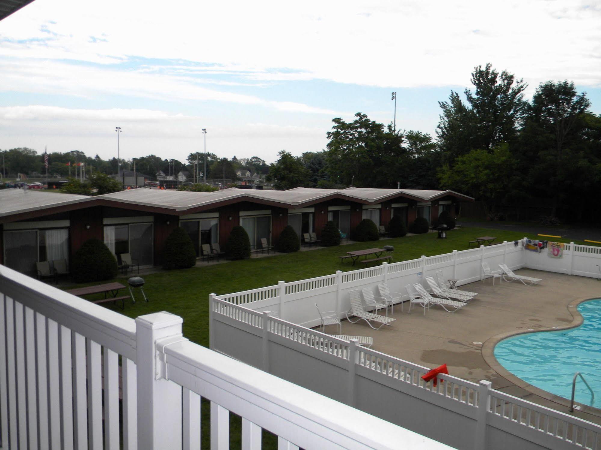 Nader'S Motel & Suites Ludington Eksteriør bilde